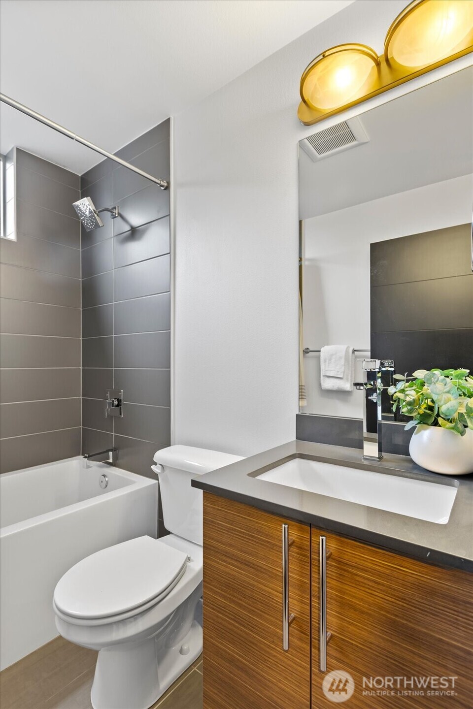 206 22nd Avenue #A, Seattle, WA 98122