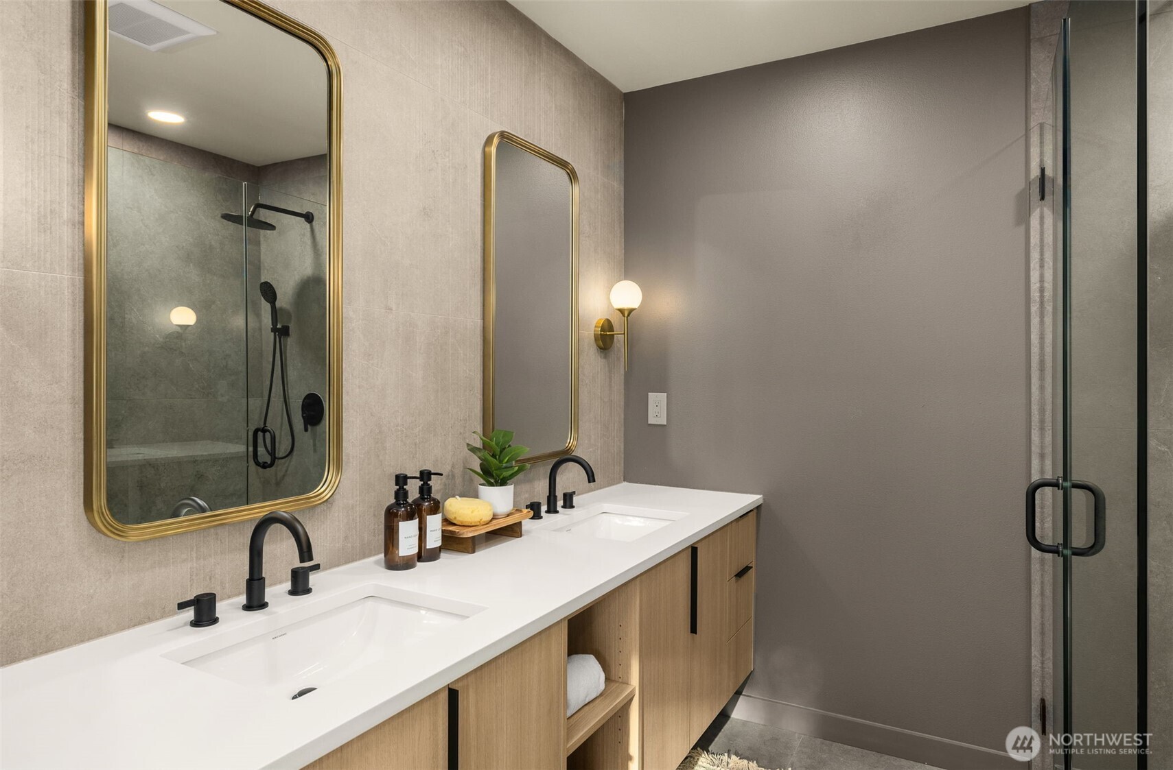 14033 Densmore Avenue N, Seattle, WA 98133