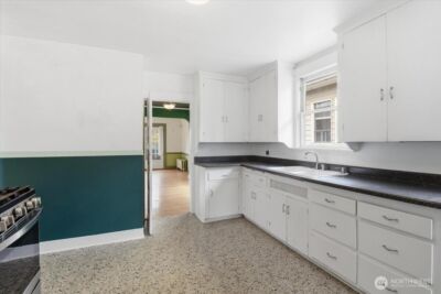 308 NE 50th Street , Seattle, WA 98105 - Photo 8