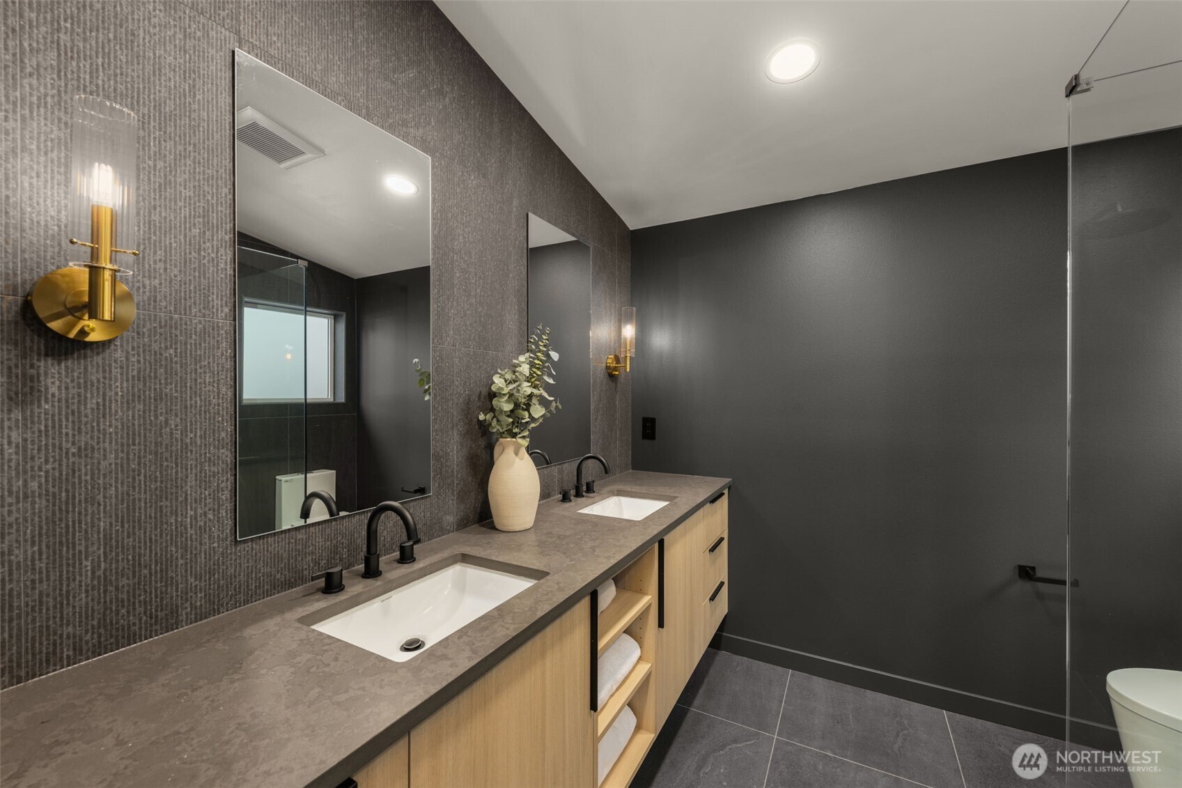 14035 Densmore Avenue N, Seattle, WA 98133
