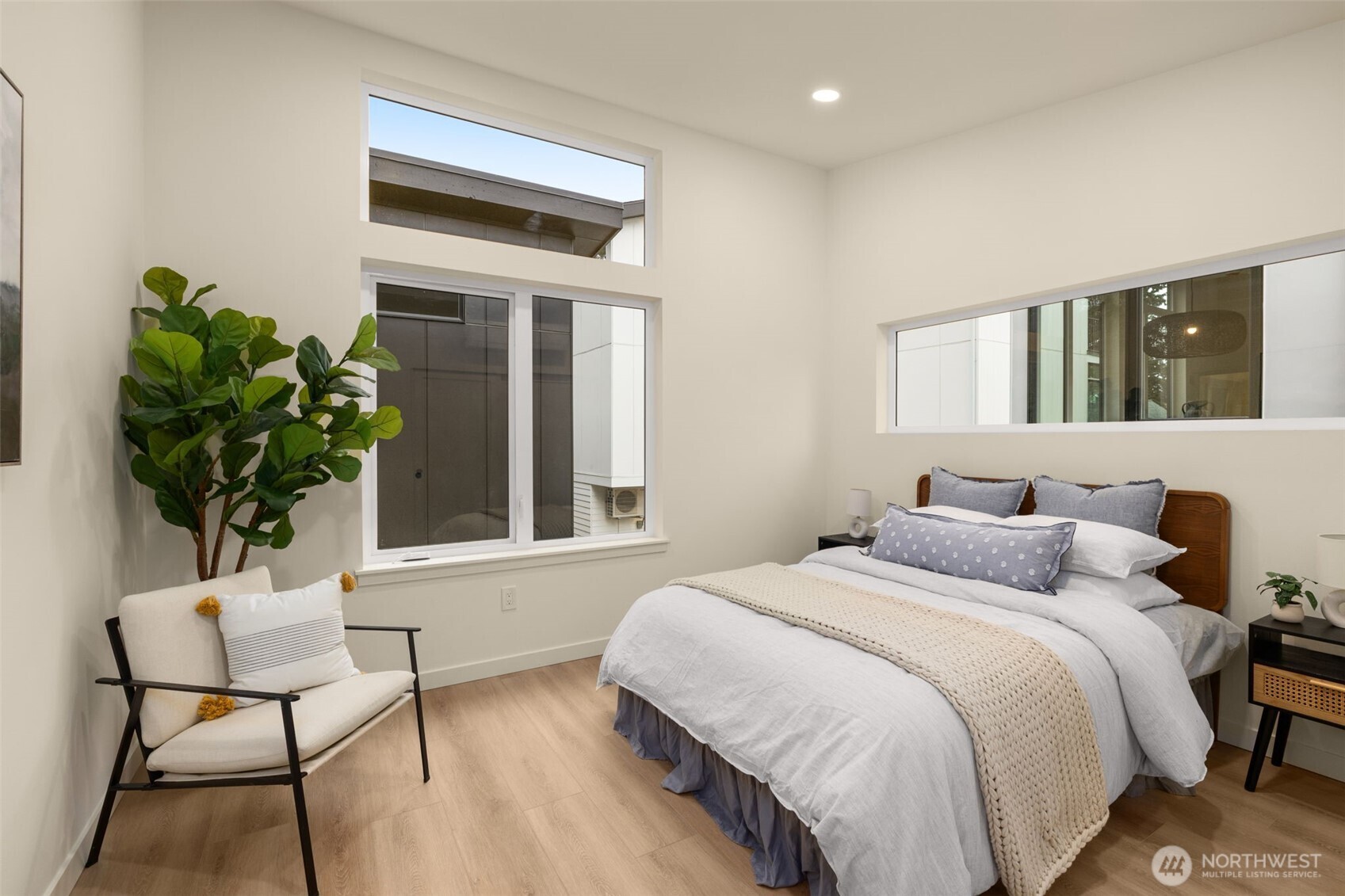 14035 Densmore Avenue N, Seattle, WA 98133