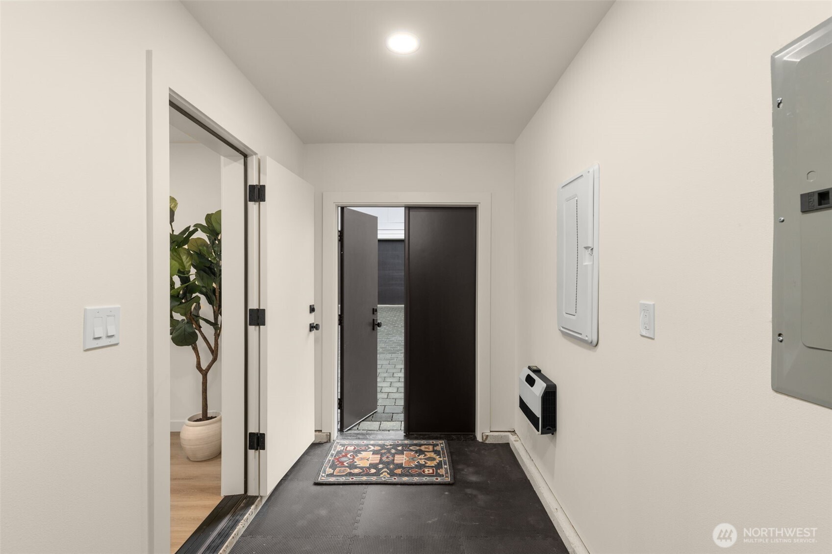 14035 Densmore Avenue N, Seattle, WA 98133