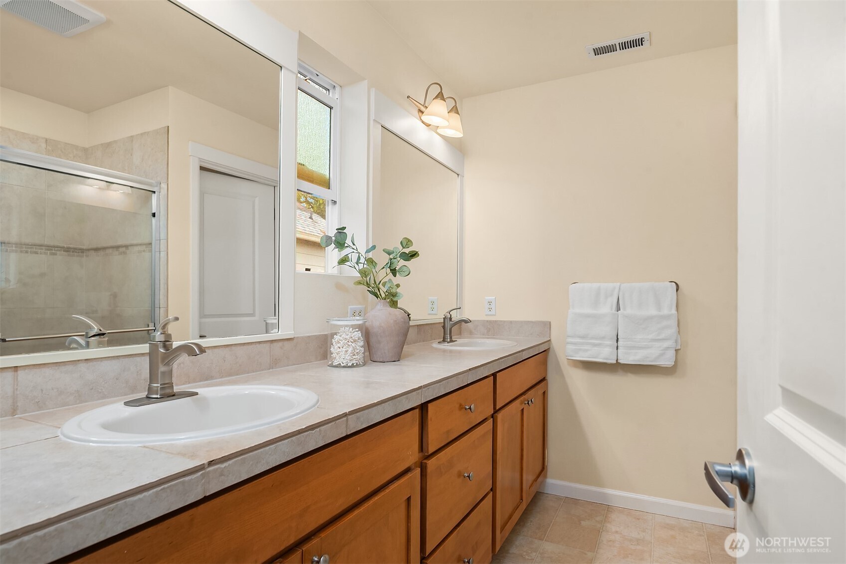 8205 233rd Place NE, Redmond, WA 98053