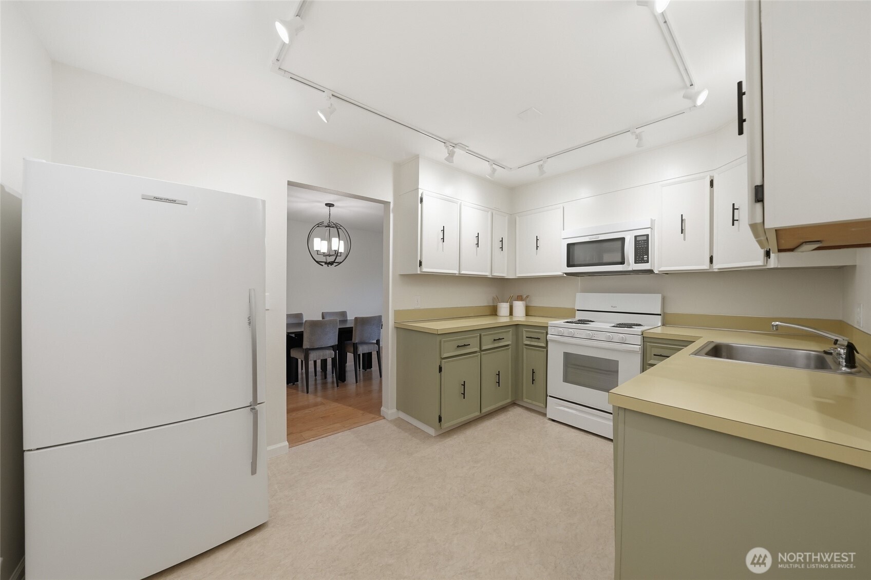2565 Dexter Avenue N #103, Seattle, WA 98109