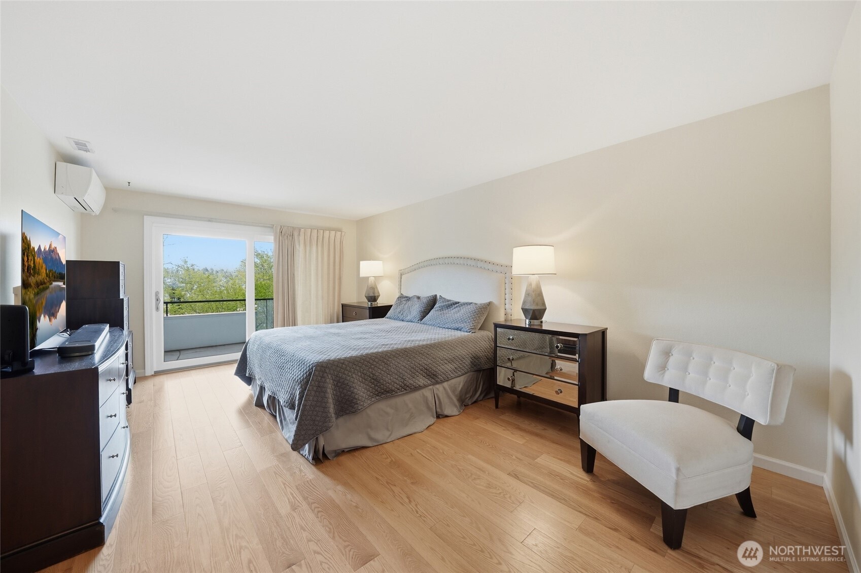 2565 Dexter Avenue N #103, Seattle, WA 98109