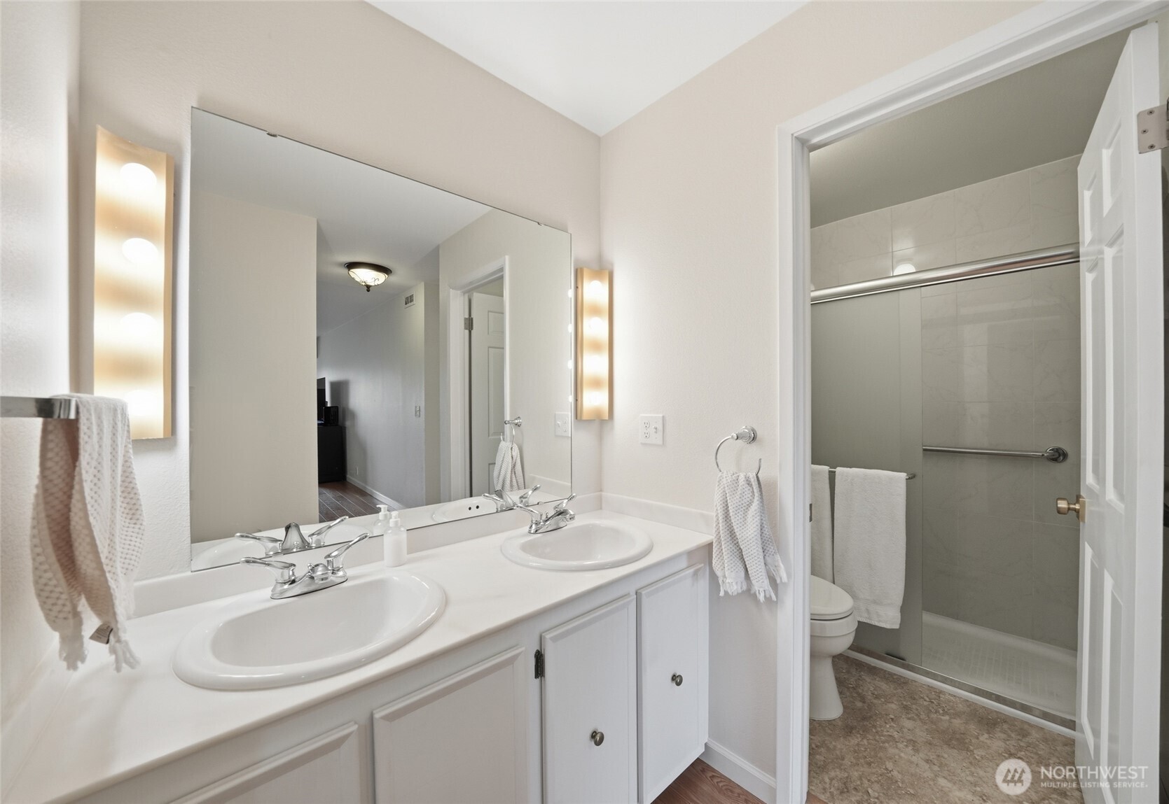 2565 Dexter Avenue N #103, Seattle, WA 98109