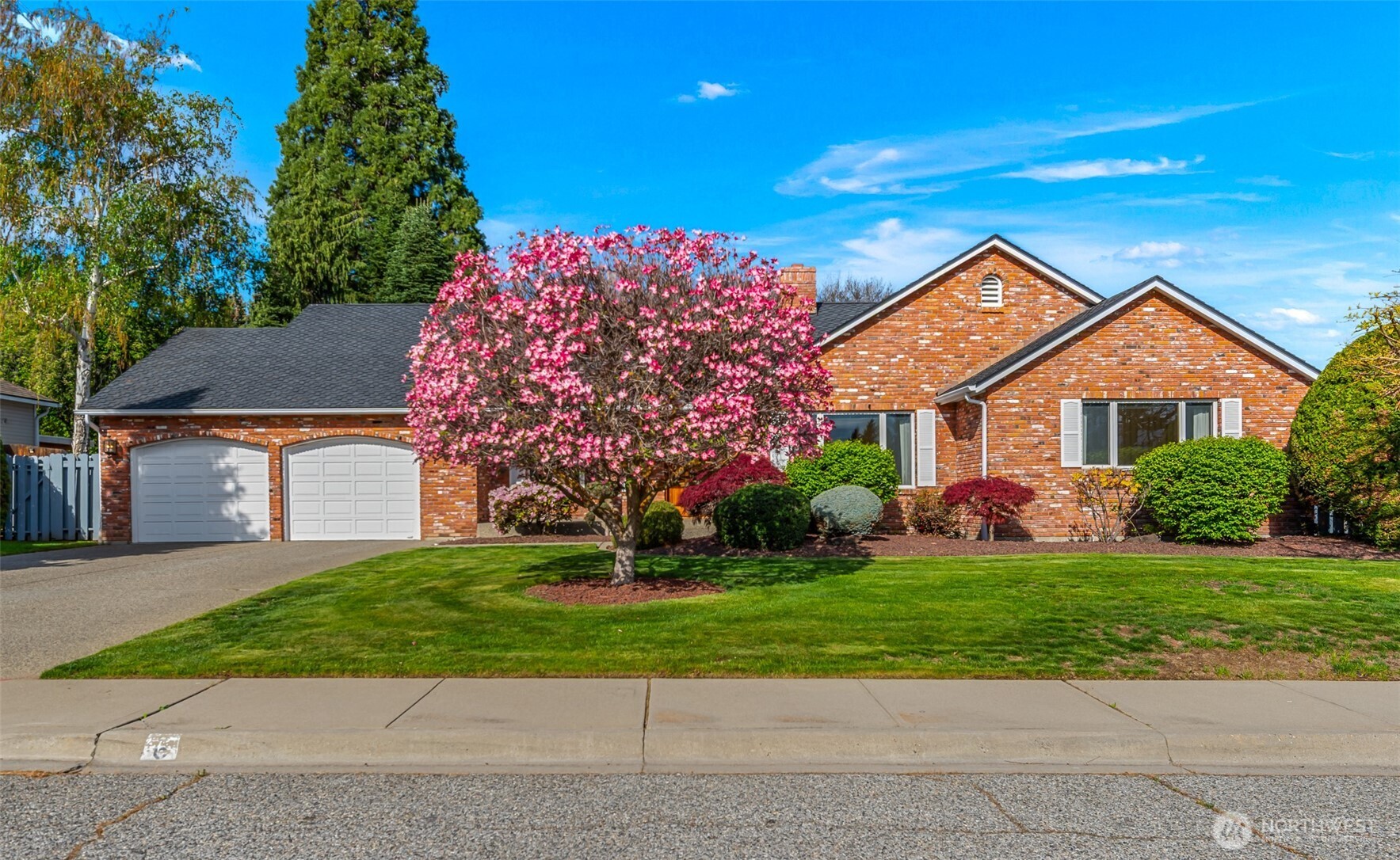 6 Sunburst Street , Wenatchee, WA 98801