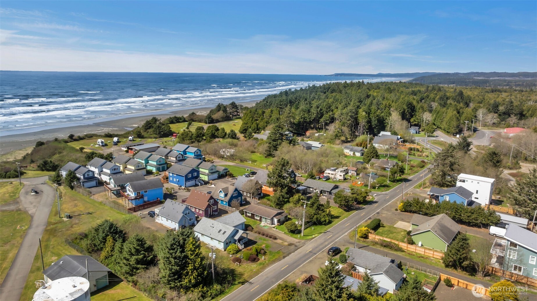9 Darien Lane , Pacific Beach, WA 98571-5012