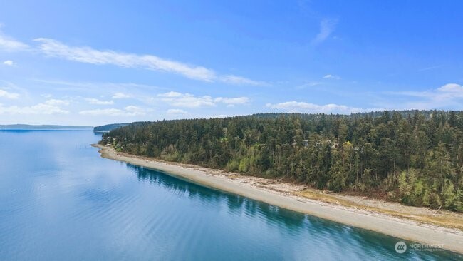 595 Race Road , Coupeville, WA 98239