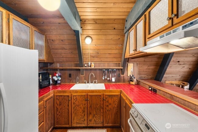 595 Race Road , Coupeville, WA 98239