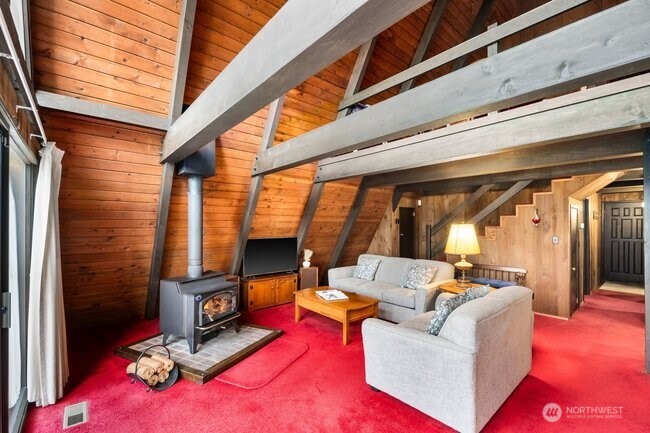 595 Race Road , Coupeville, WA 98239