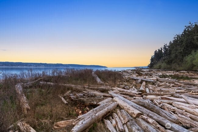 595 Race Road , Coupeville, WA 98239