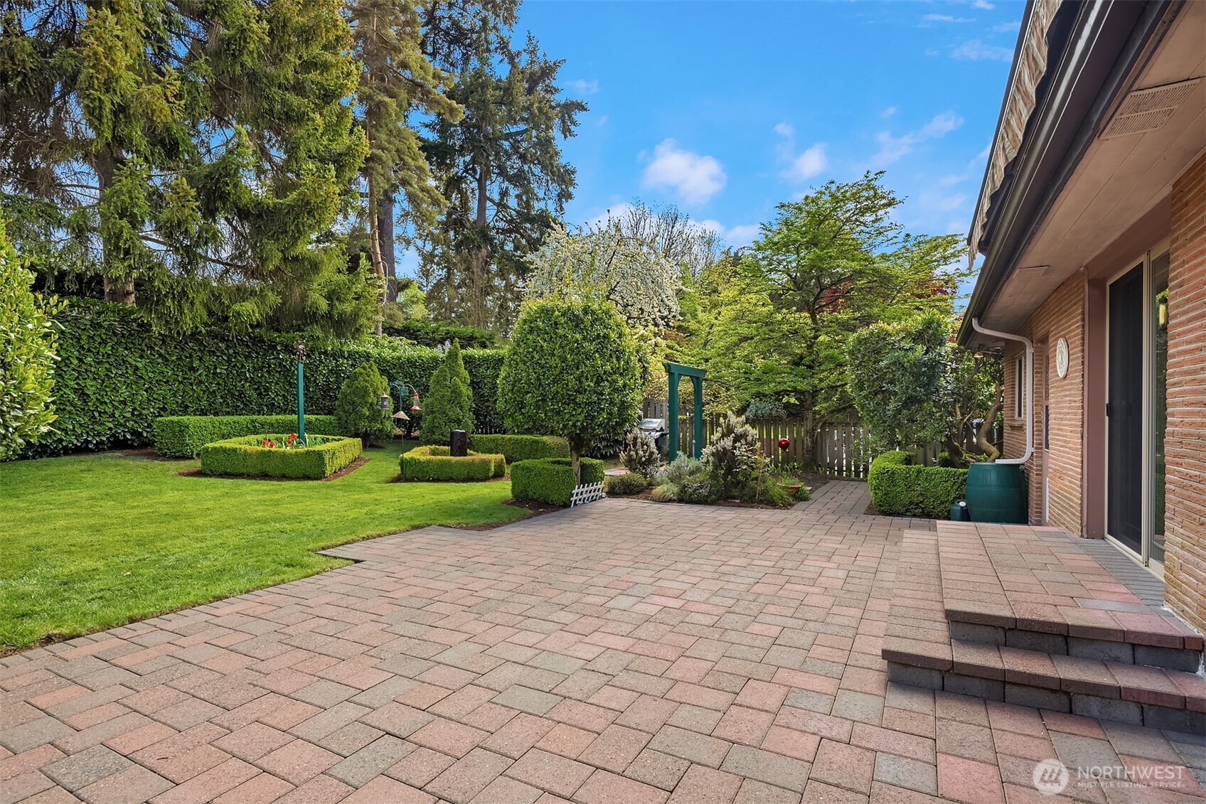 17922 Marine View Drive SW, Normandy Park, WA 98166