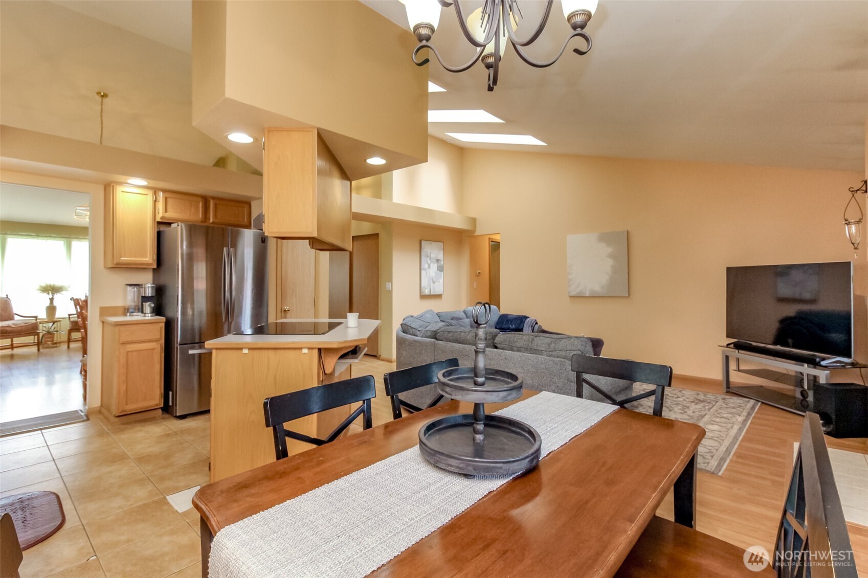 14515 5th Ave E , Tacoma, WA 98445