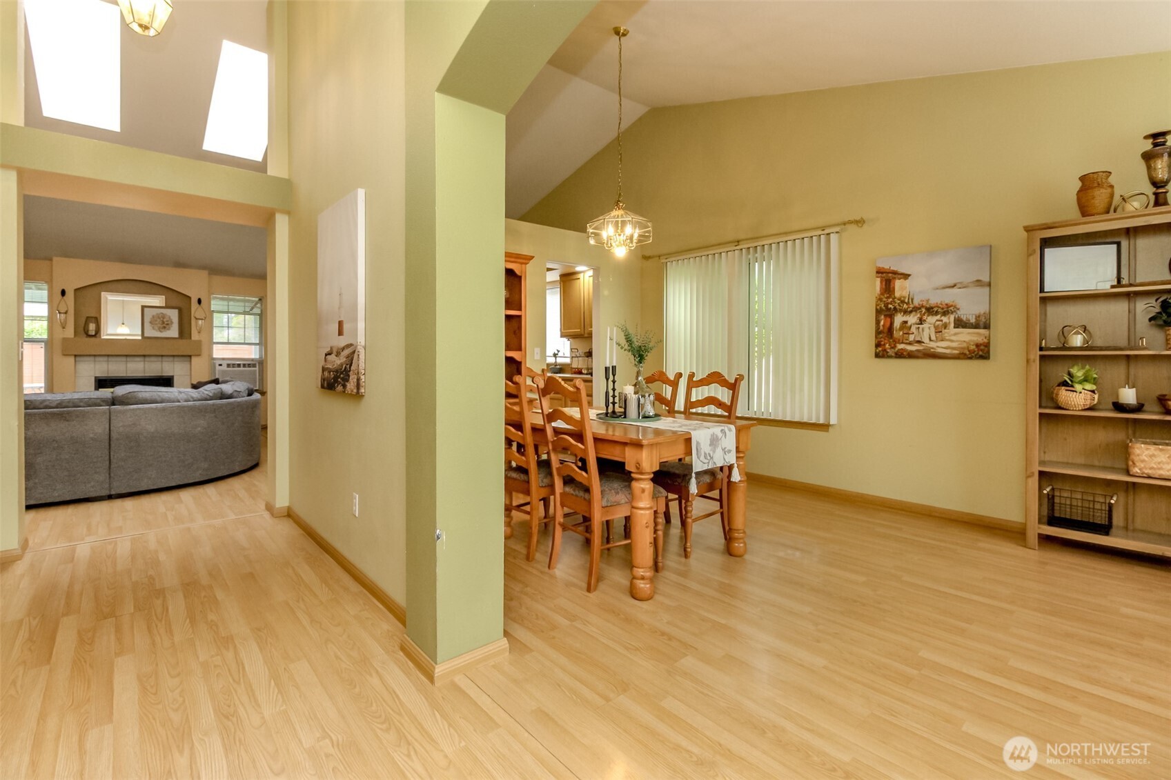 14515 5th Ave E , Tacoma, WA 98445