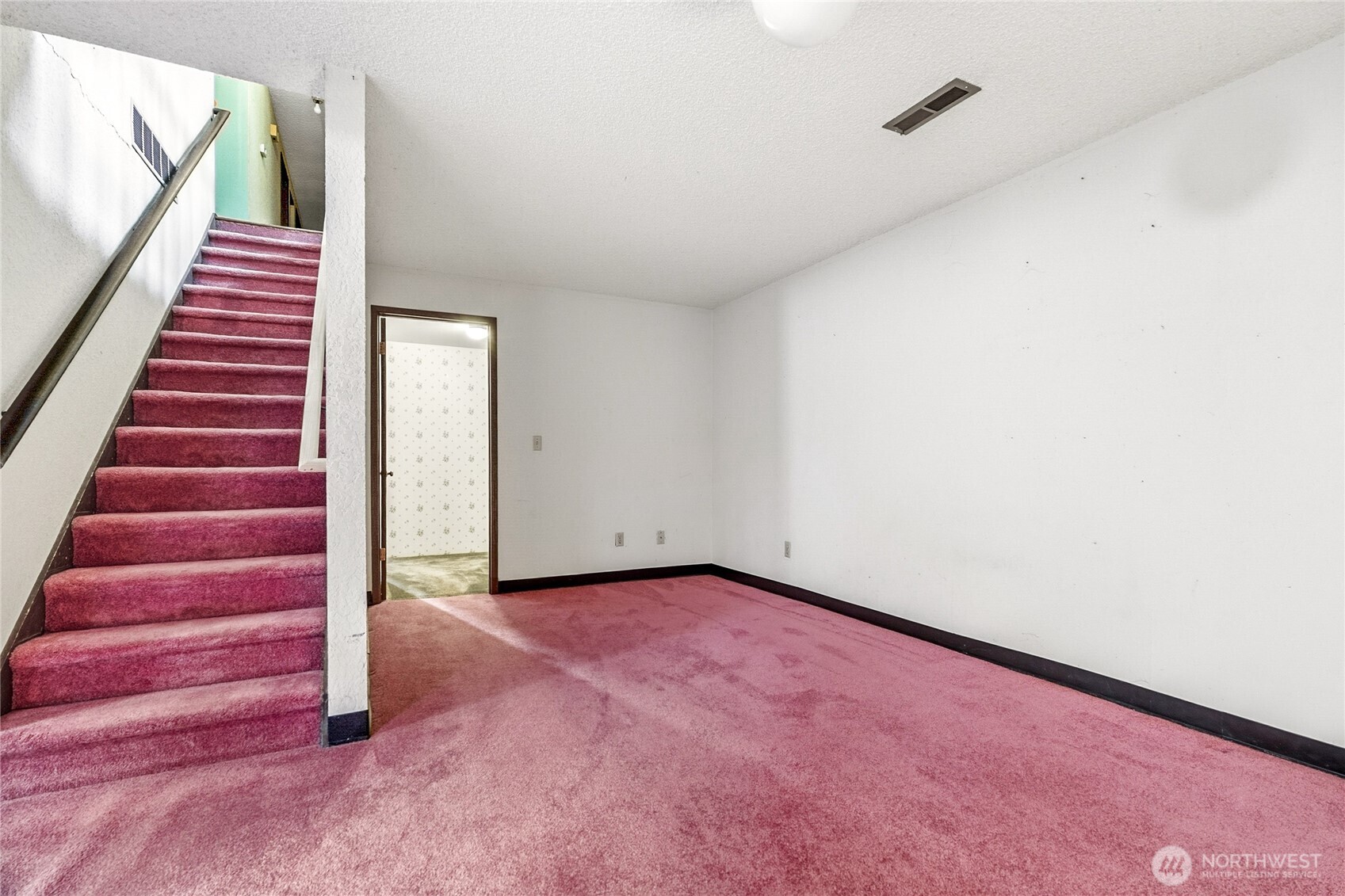 6353 121st Avenue SE, Bellevue, WA 98006