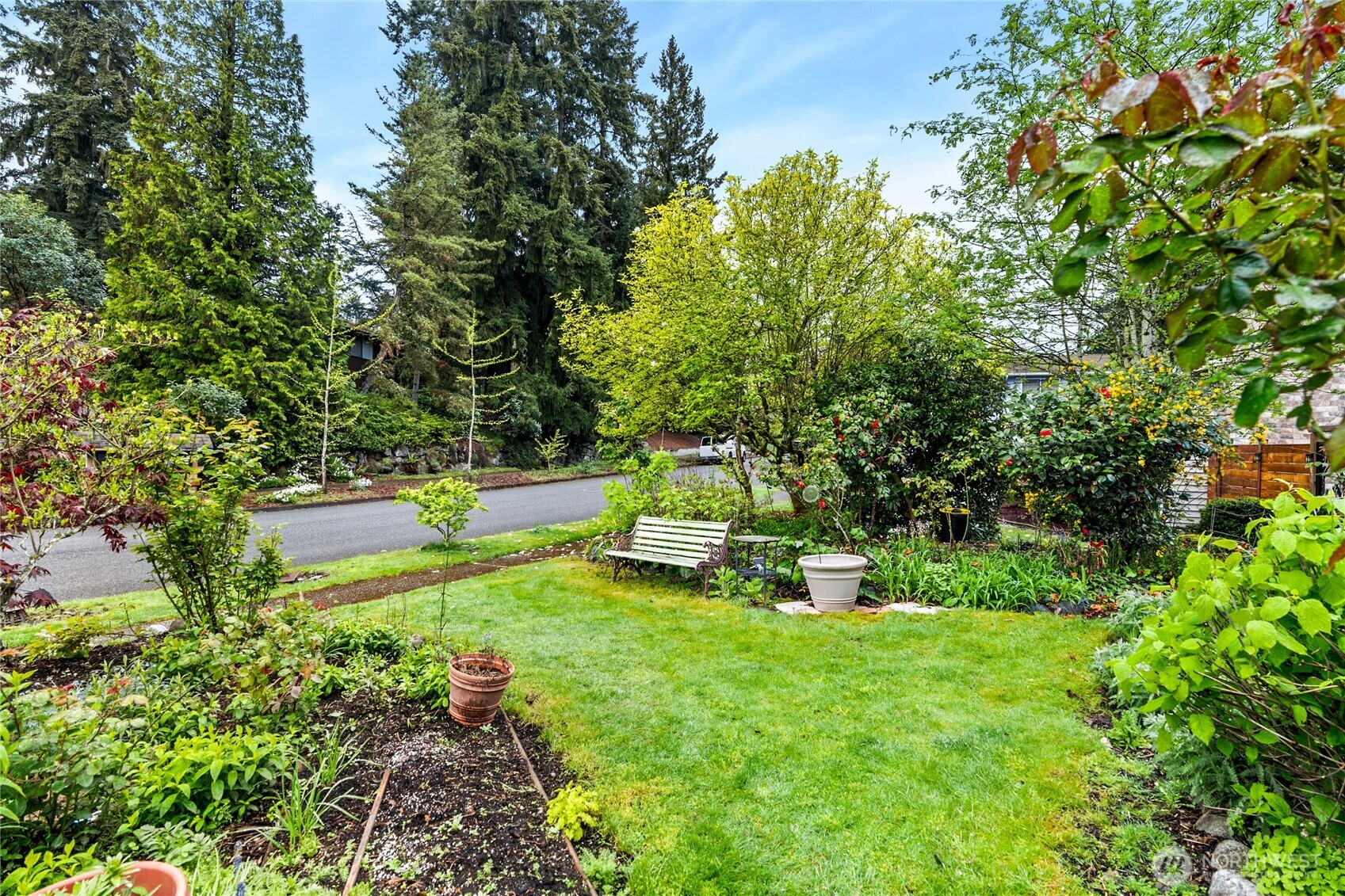 6353 121st Avenue SE, Bellevue, WA 98006