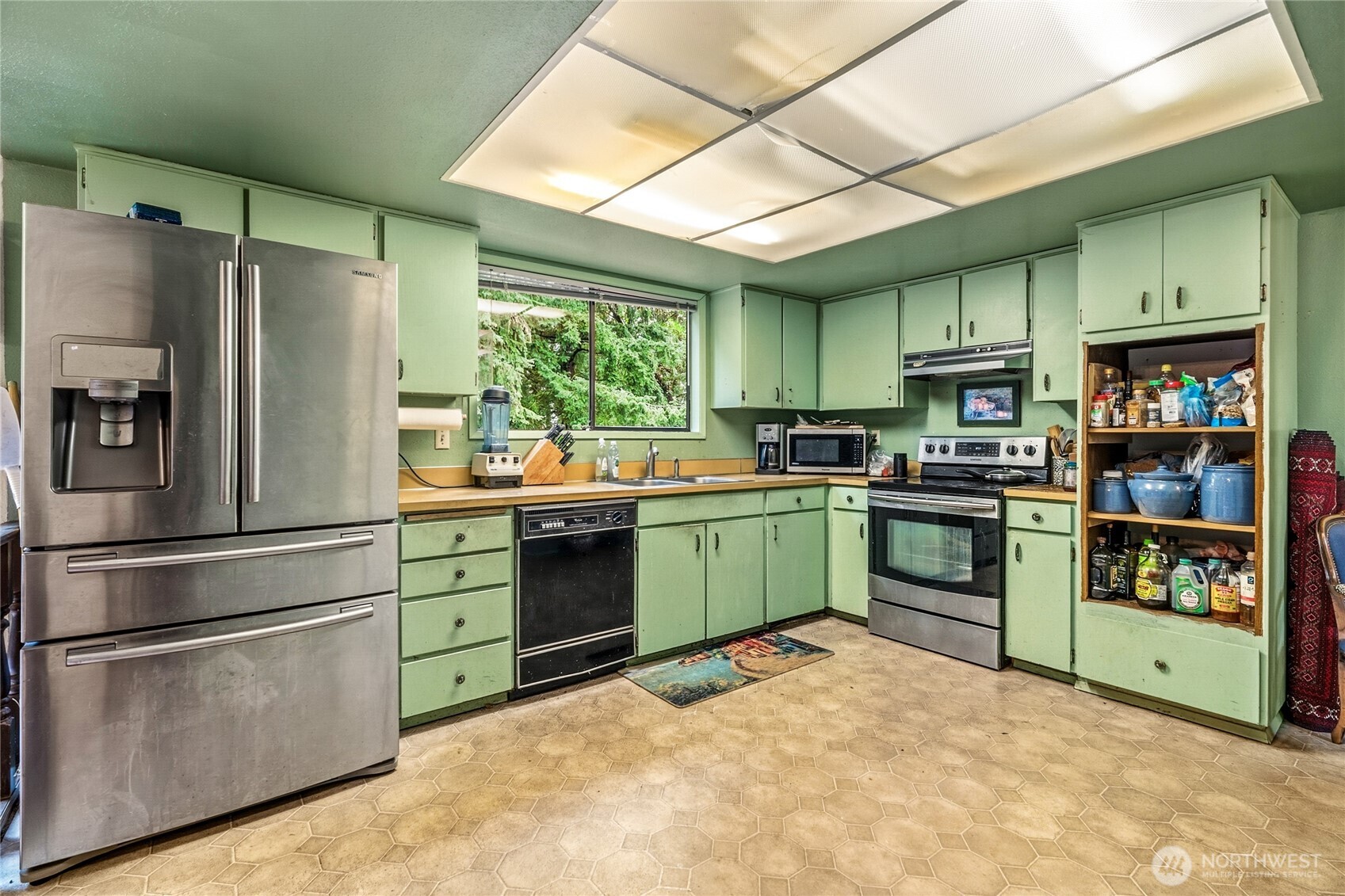 6353 121st Avenue SE, Bellevue, WA 98006