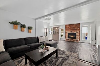 914 S 30th Place , Renton, WA 98055 - Photo 2