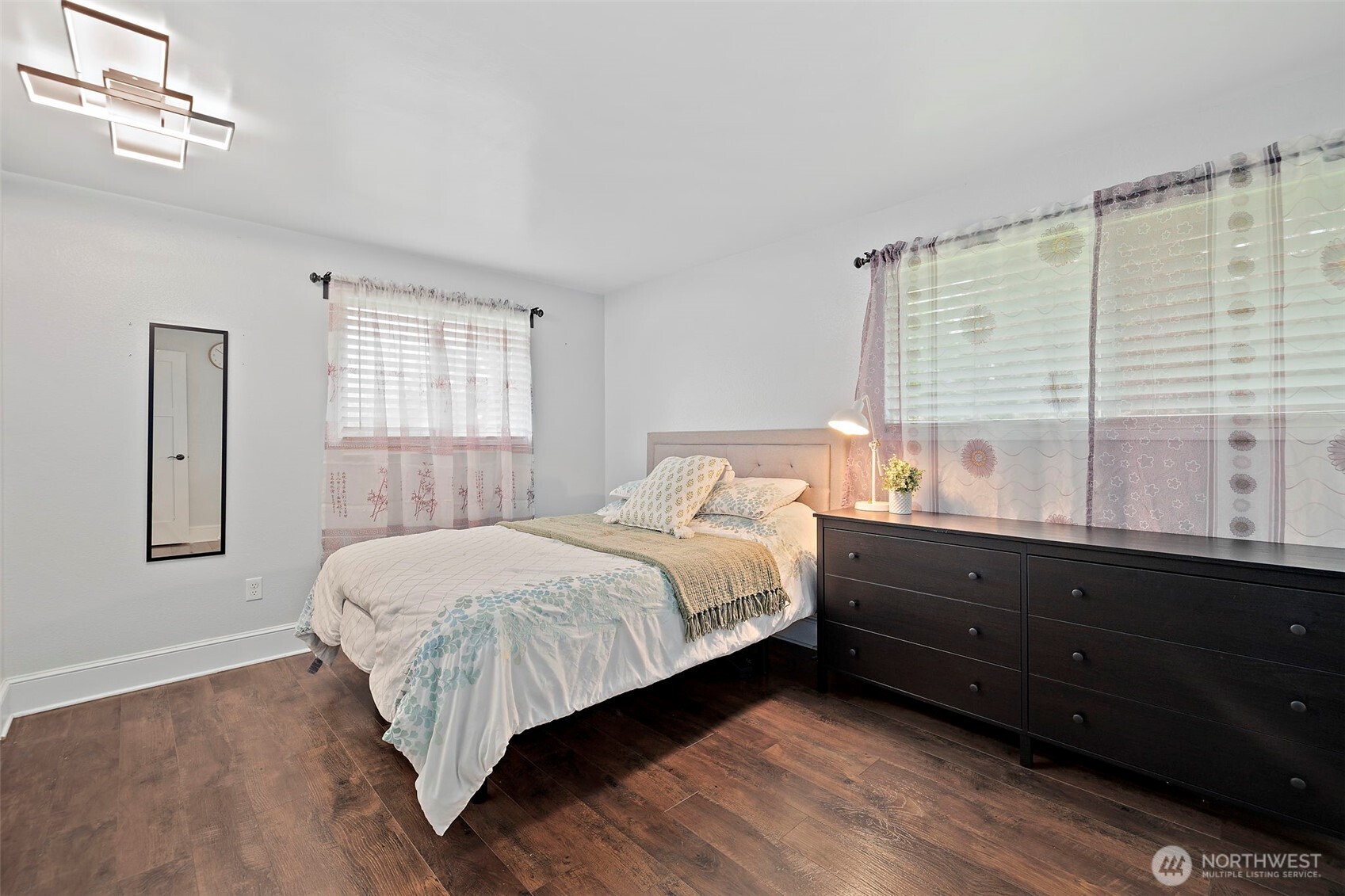 914 S 30th Place , Renton, WA 98055
