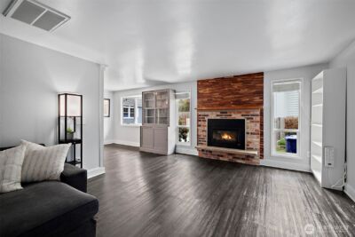 914 S 30th Place , Renton, WA 98055 - Photo 5