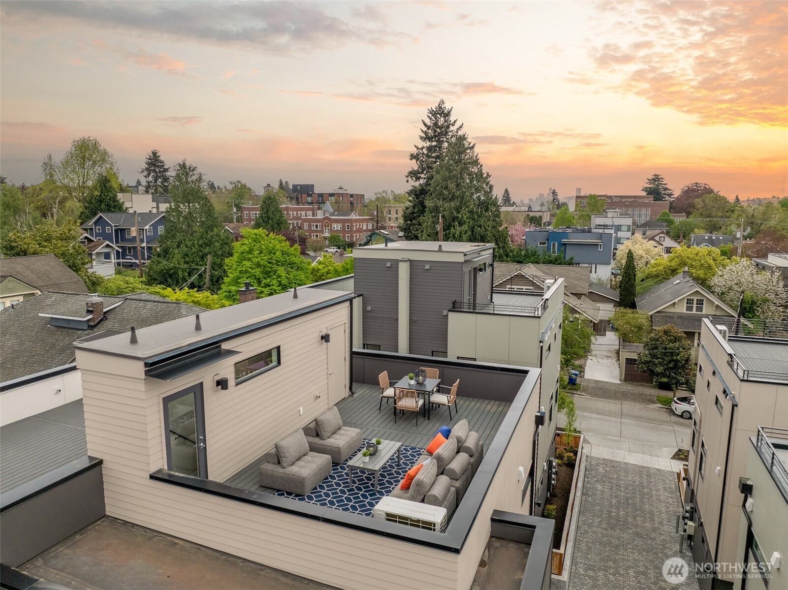 1414 A N 47th Street , Seattle, WA 98103
