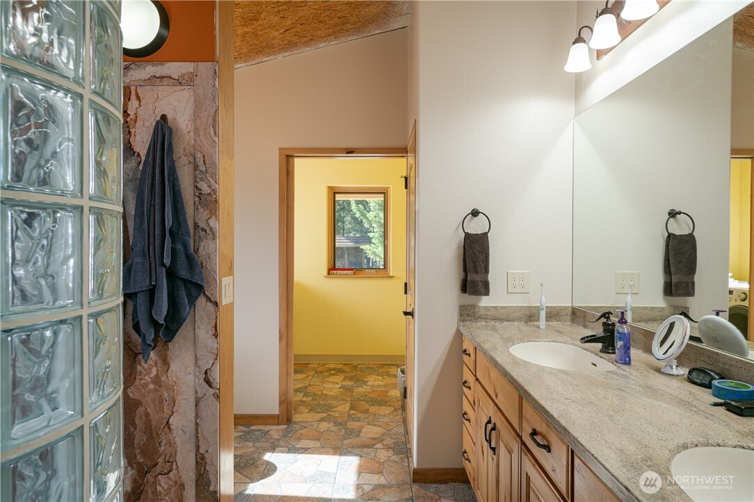 54 Spring Meadow Lane , Oroville, WA 98844