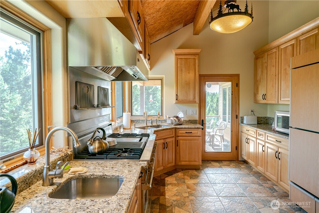 54 Spring Meadow Lane , Oroville, WA 98844