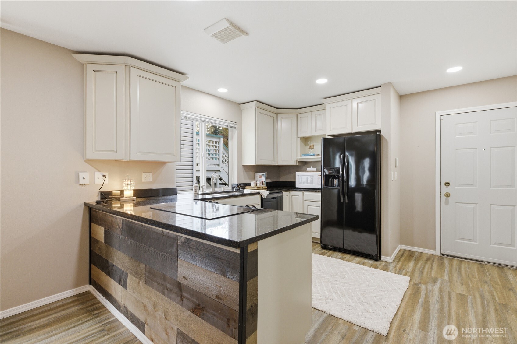 1101 37th Street SE #401, Auburn, WA 98002