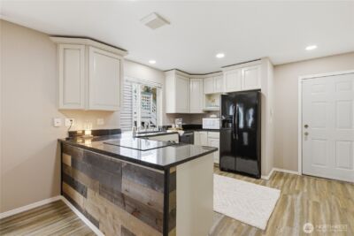 1101 37th Street SE #401, Auburn, WA 98002 - Photo 3