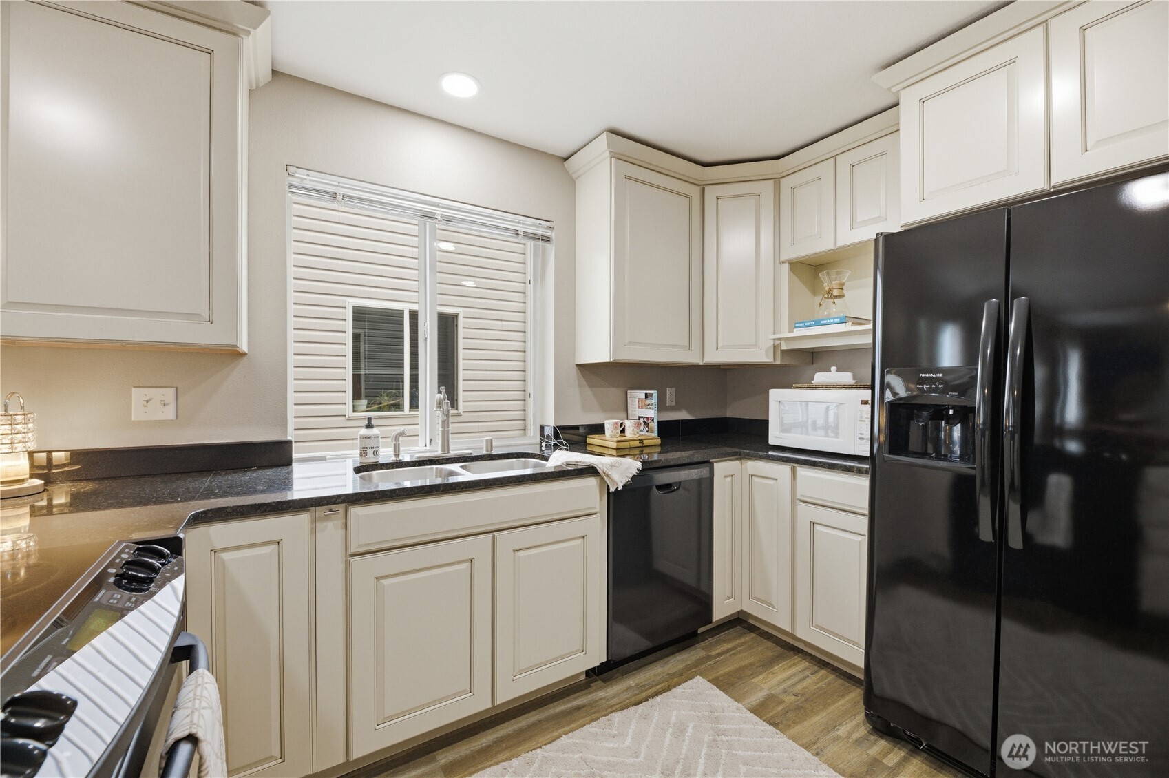 1101 37th Street SE #401, Auburn, WA 98002