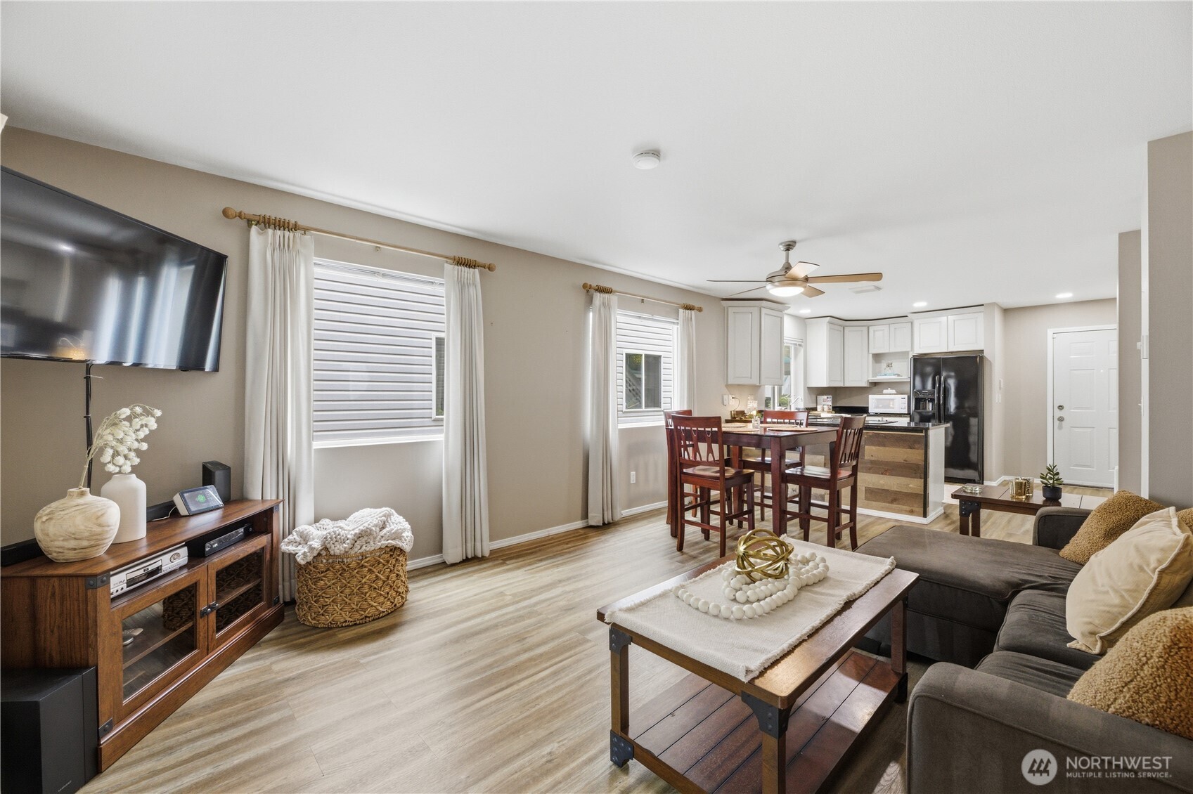 1101 37th Street SE #401, Auburn, WA 98002