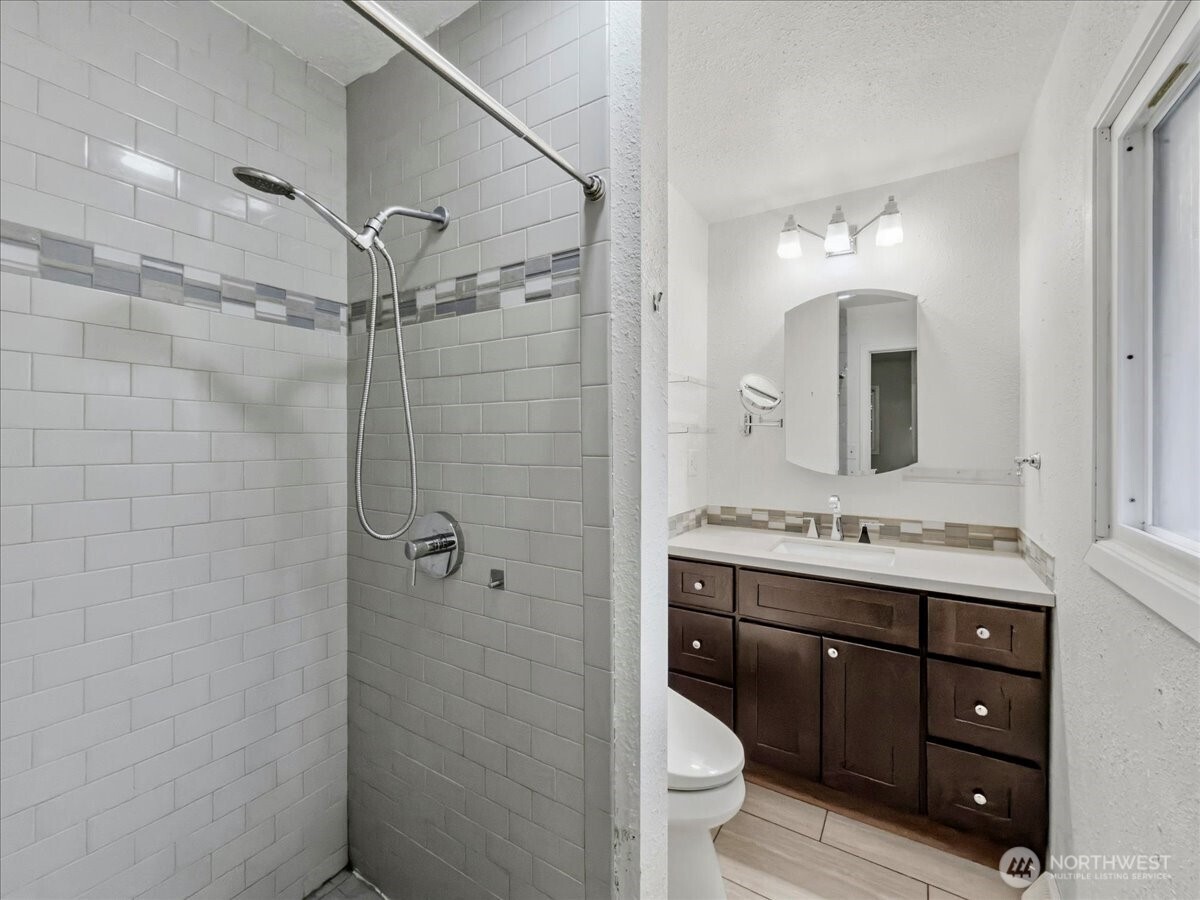 16901 SE 144th Street , Renton, WA 98059-7547