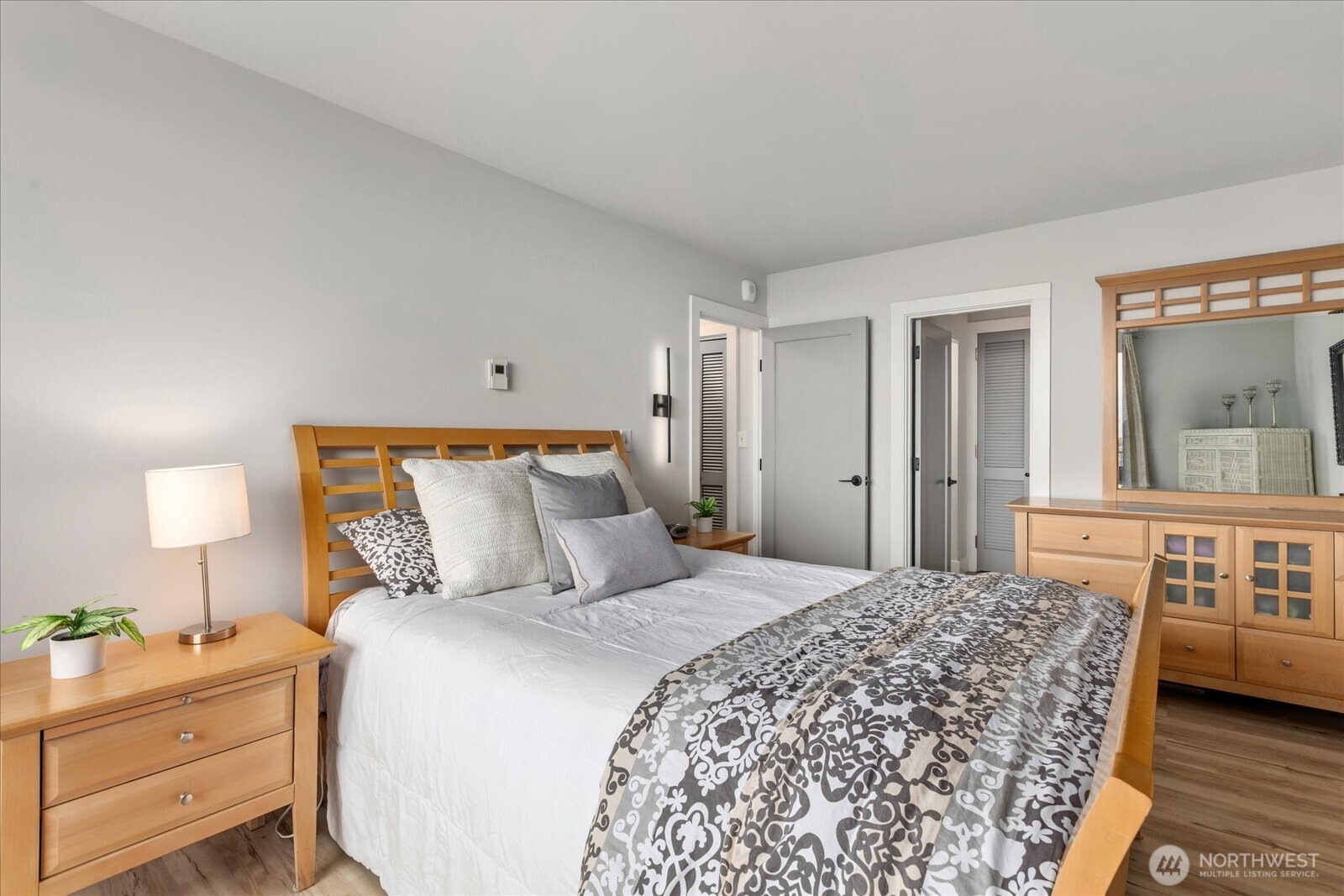 6533 Seaview Avenue NW #207A, Seattle, WA 98117