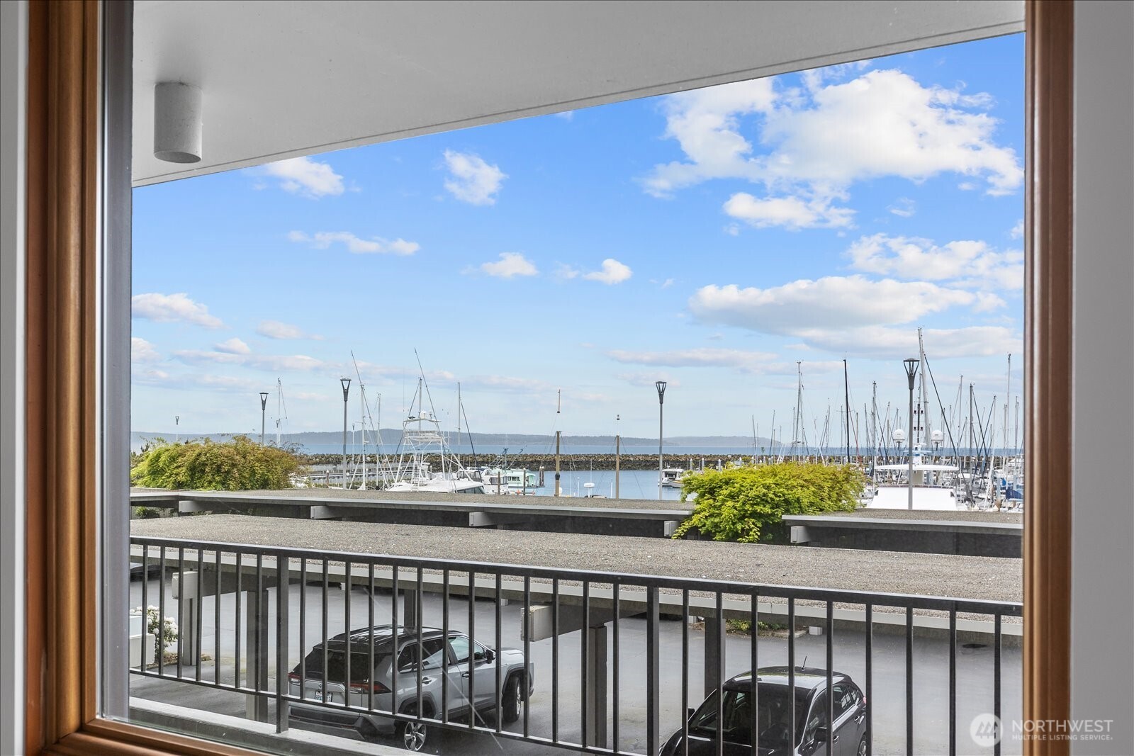 6533 Seaview Avenue NW #207A, Seattle, WA 98117