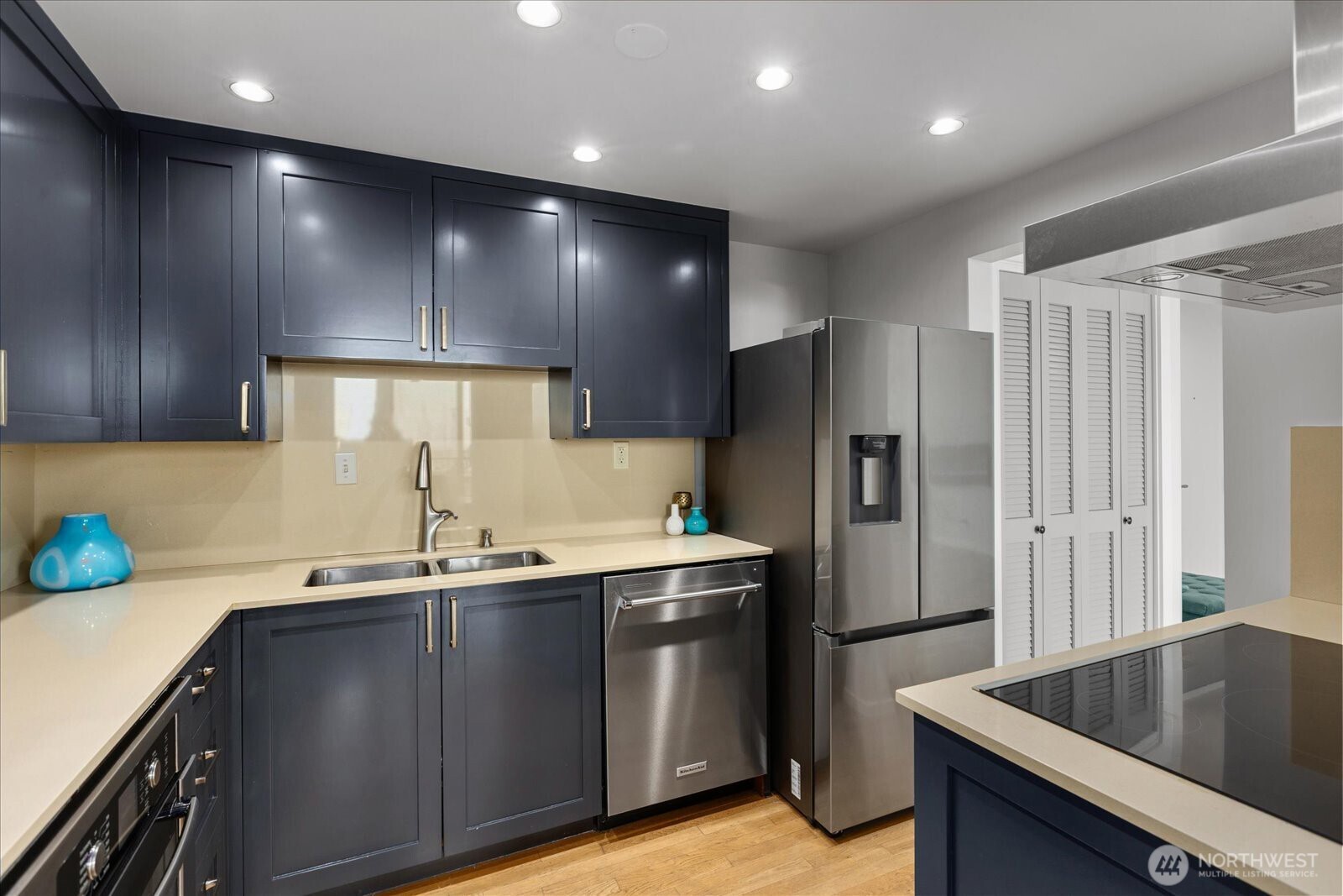 6533 Seaview Avenue NW #207A, Seattle, WA 98117