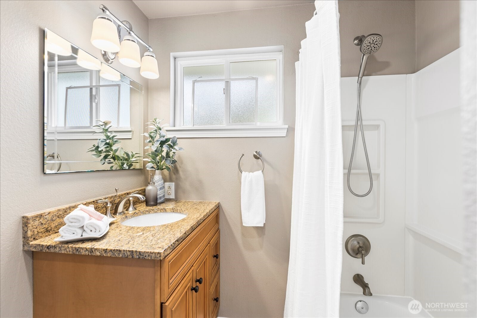 18015 12th Avenue NE, Shoreline, WA 98155