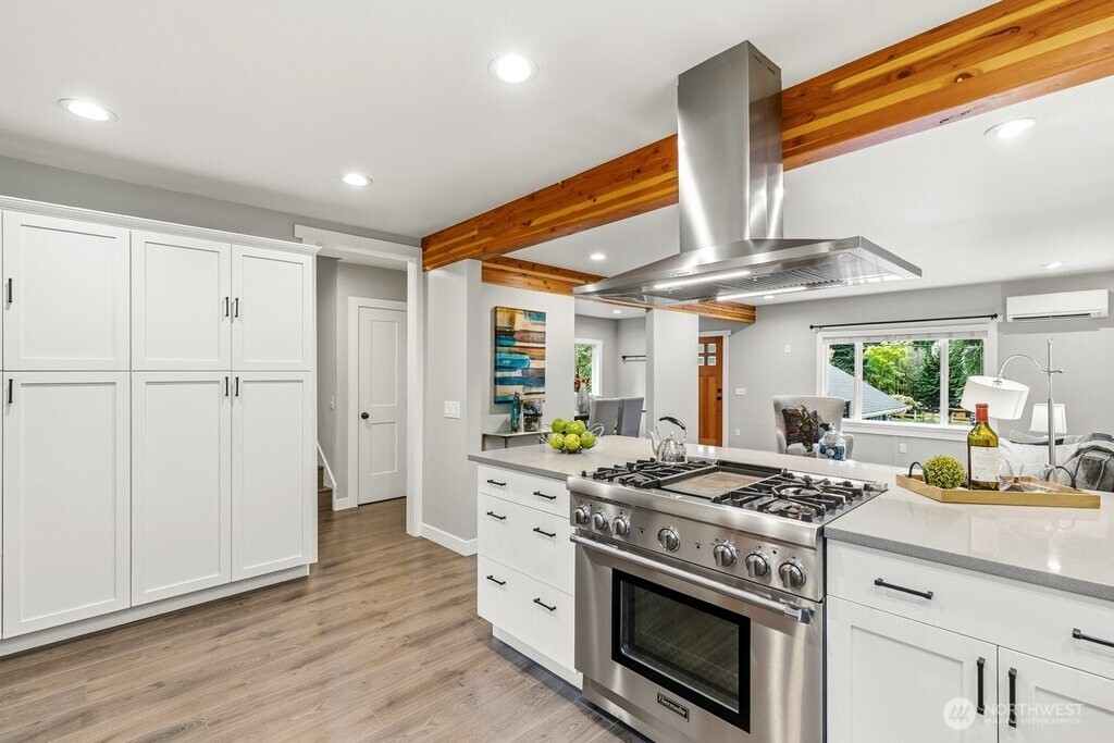2122 N 128th Street , Seattle, WA 98133