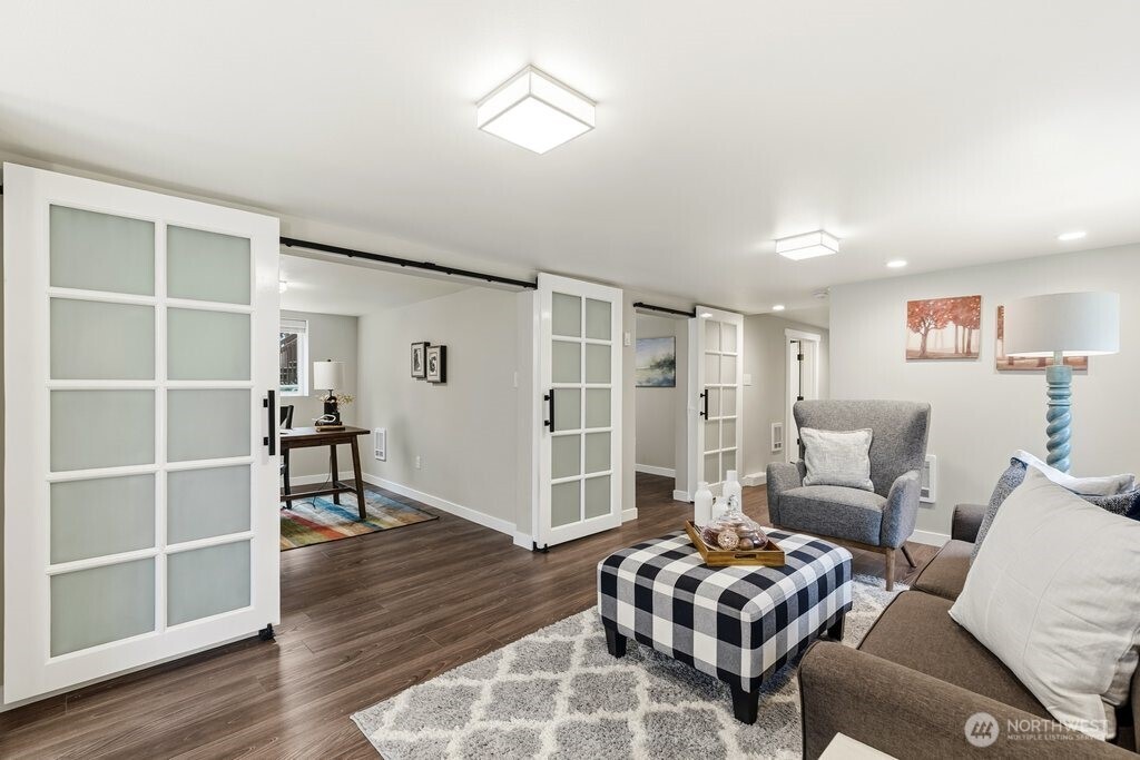 2122 N 128th Street , Seattle, WA 98133