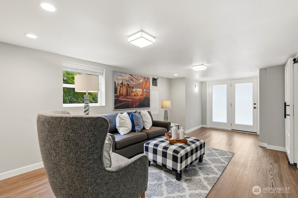 2122 N 128th Street , Seattle, WA 98133