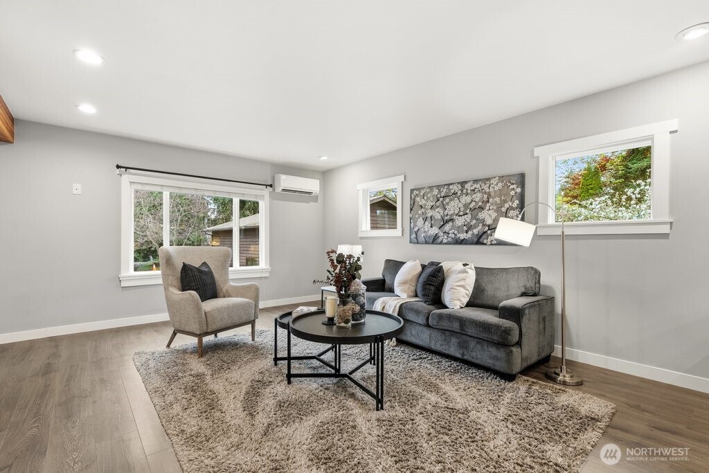 2122 N 128th Street , Seattle, WA 98133