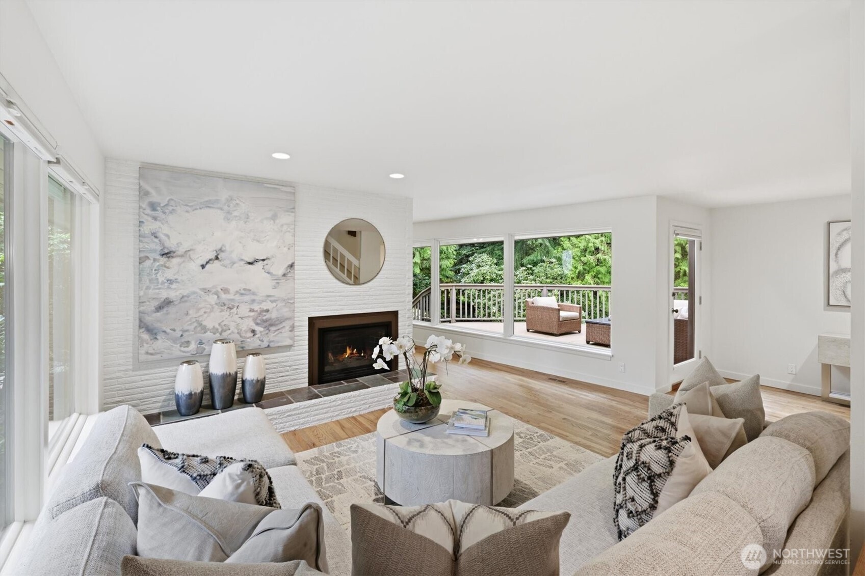 3531 NE 166th Street , Lake Forest Park, WA 98155-5424