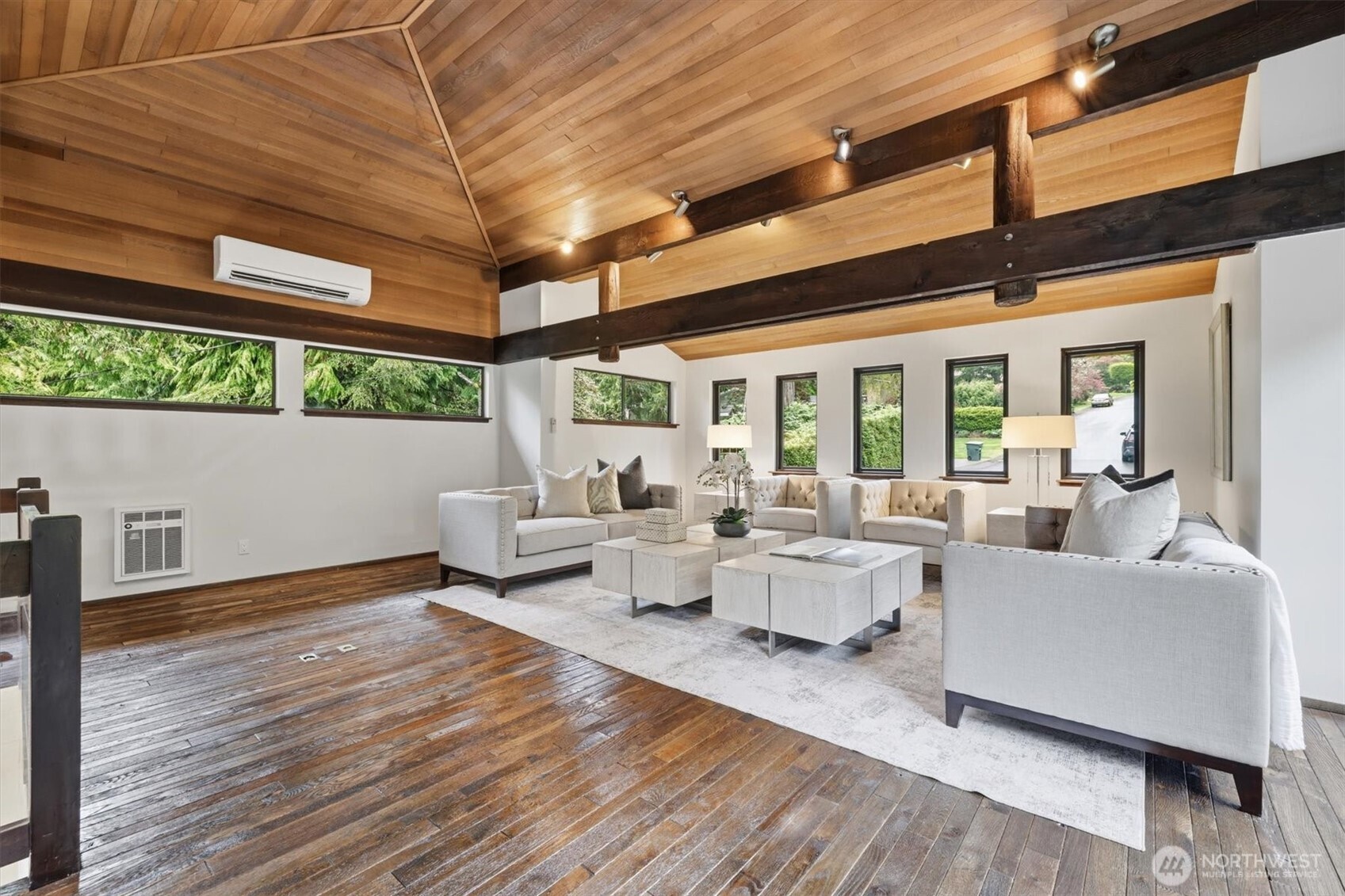 3531 NE 166th Street , Lake Forest Park, WA 98155-5424