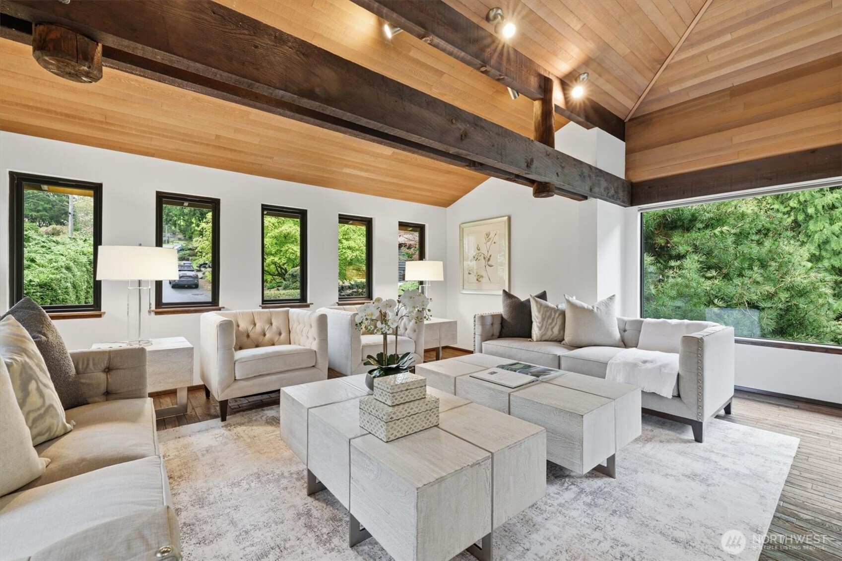 3531 NE 166th Street , Lake Forest Park, WA 98155-5424