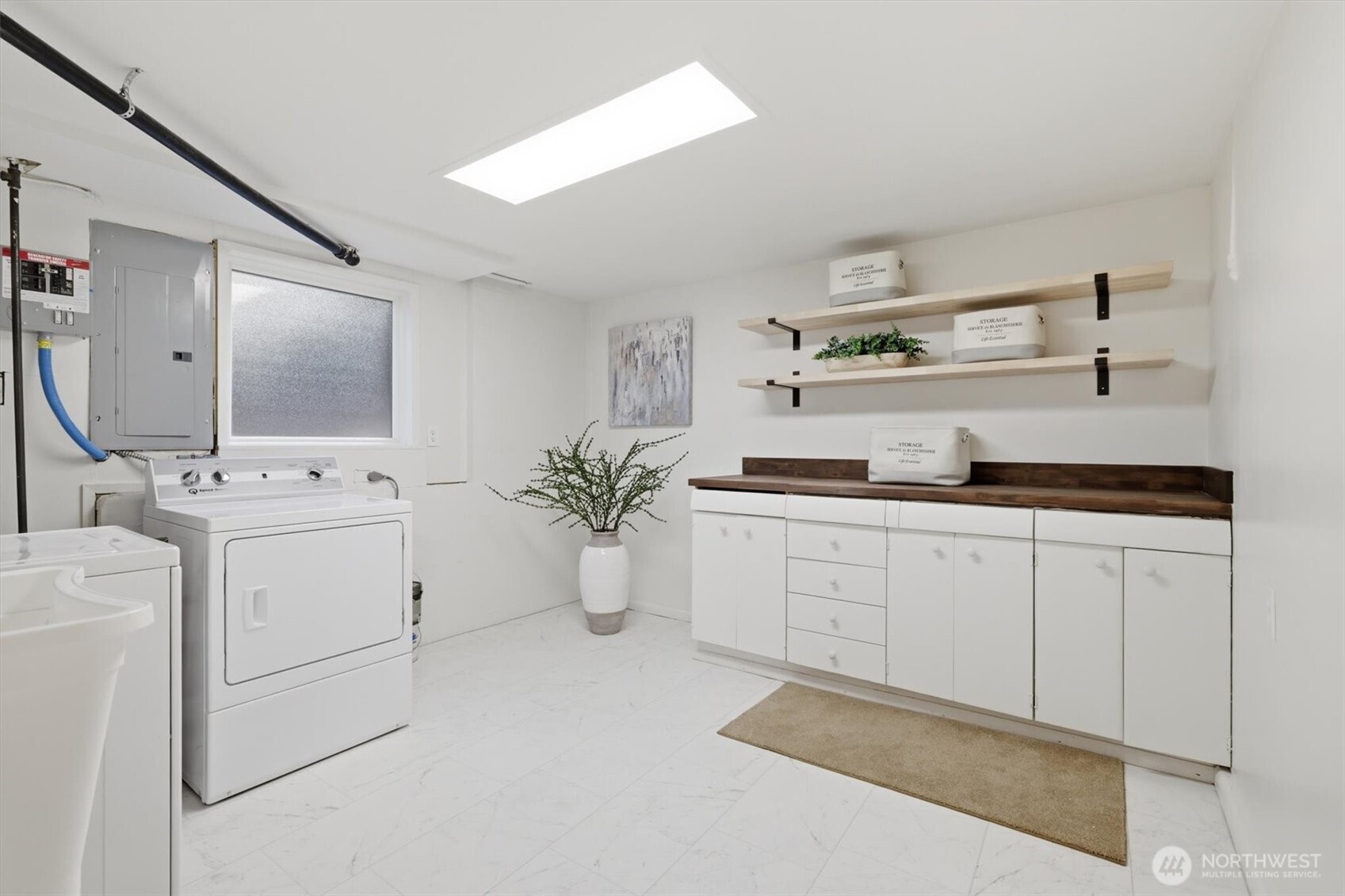 3531 NE 166th Street , Lake Forest Park, WA 98155-5424