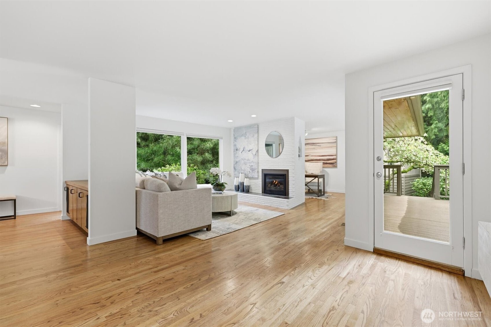 3531 NE 166th Street , Lake Forest Park, WA 98155-5424