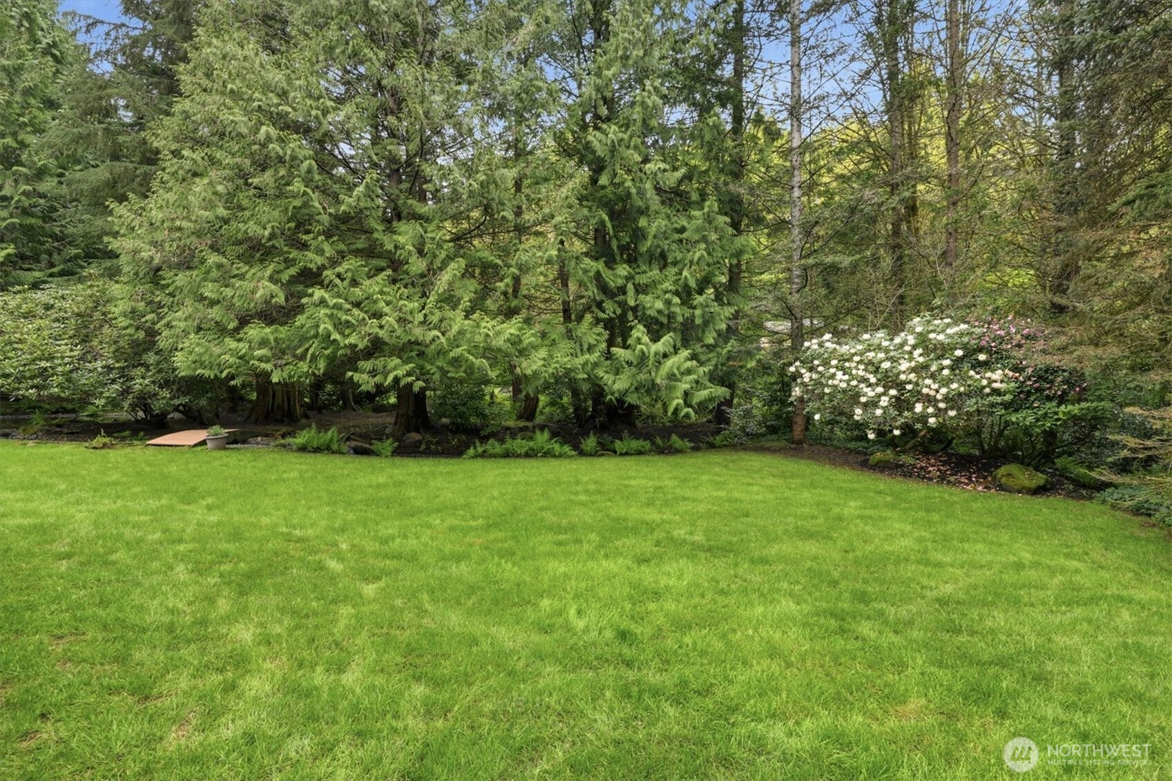 3531 NE 166th Street , Lake Forest Park, WA 98155-5424