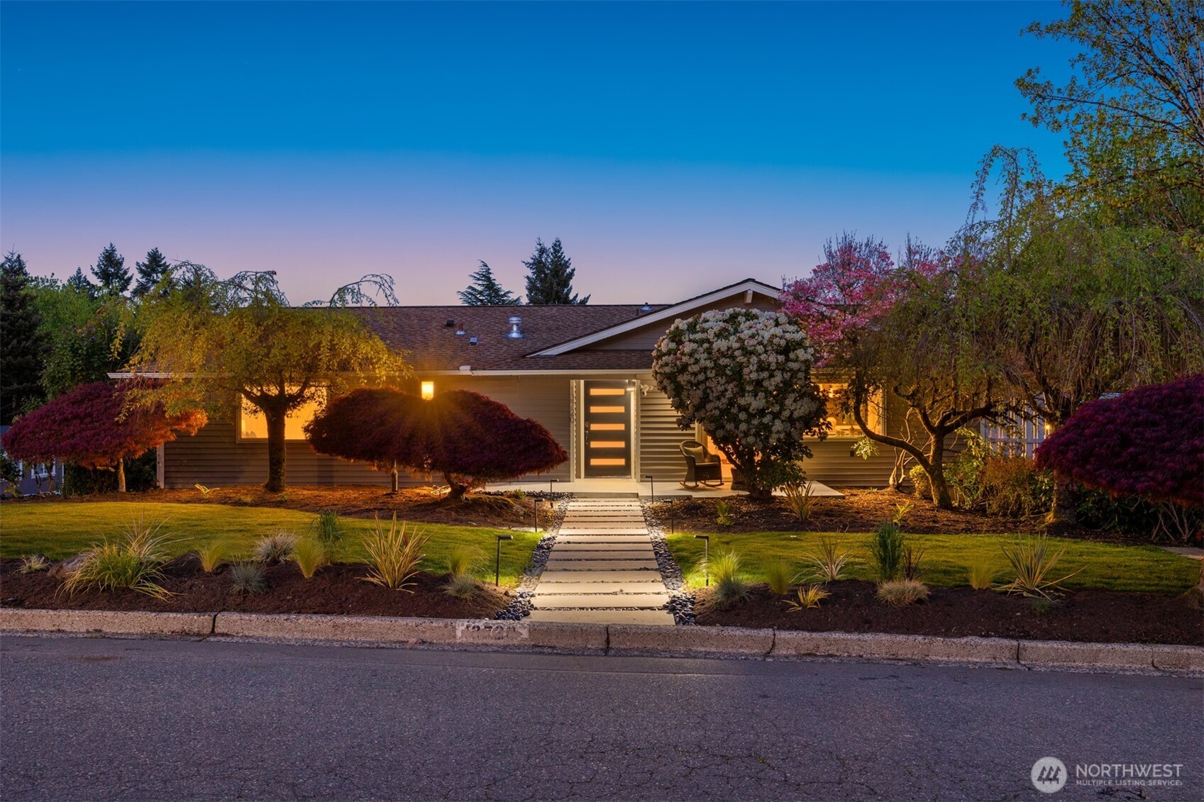 13720 94th Avenue NE, Kirkland, WA 98034-1842