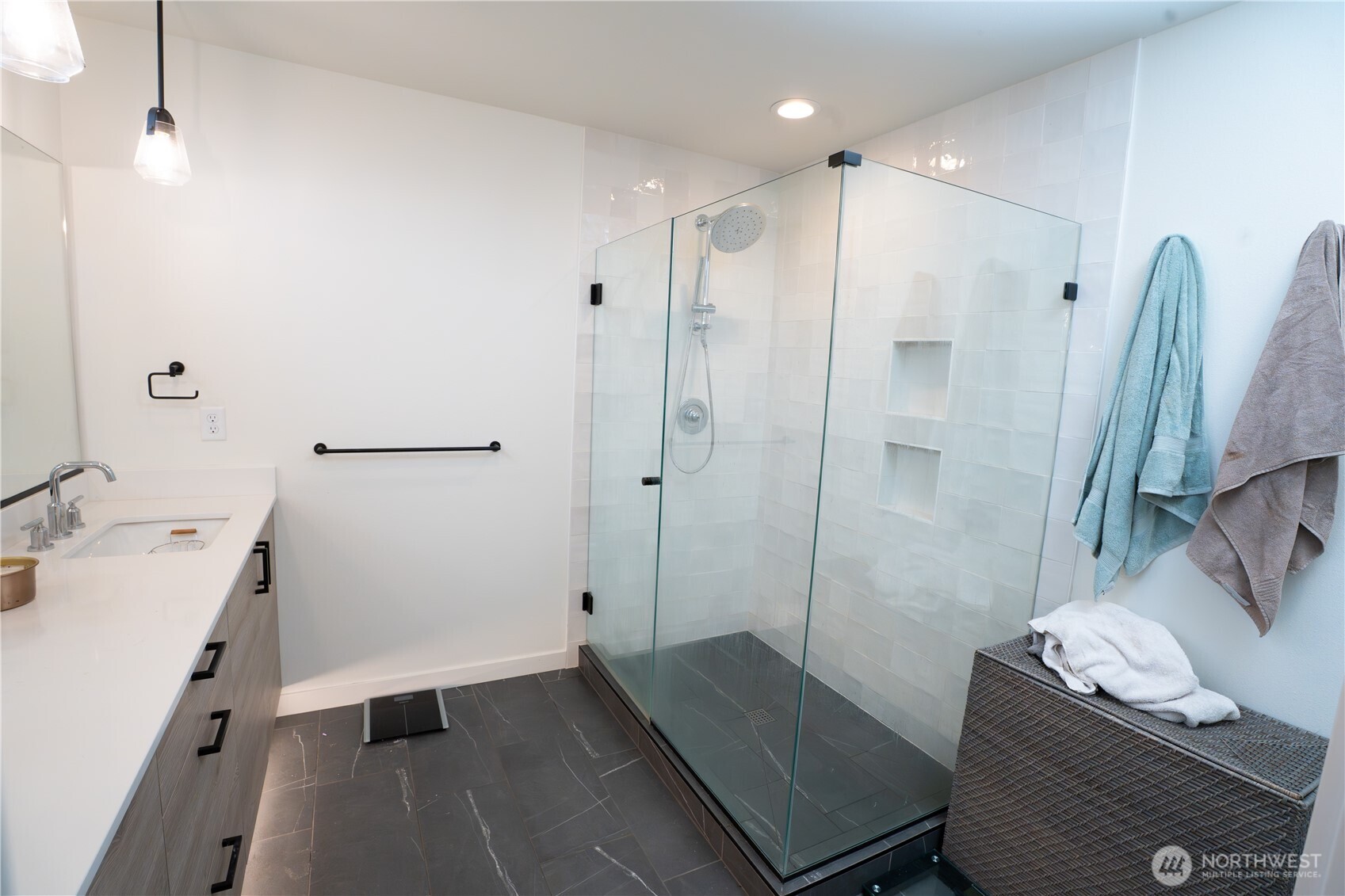 2624 Eastlake Avenue E #B, Seattle, WA 98102