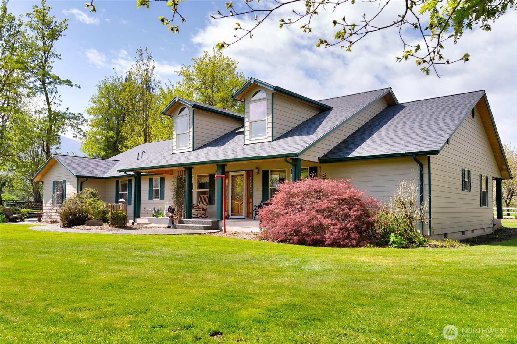 7492 Russell Road , Concrete, WA 98237
